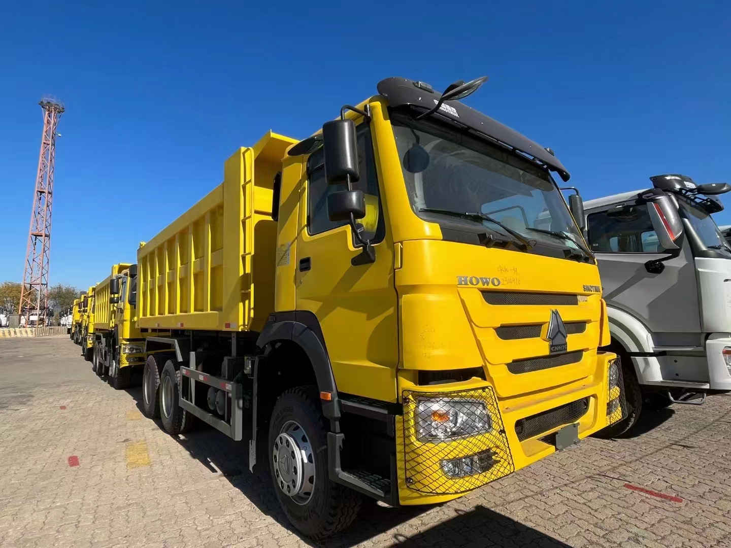 Howo 6X4 dump truck